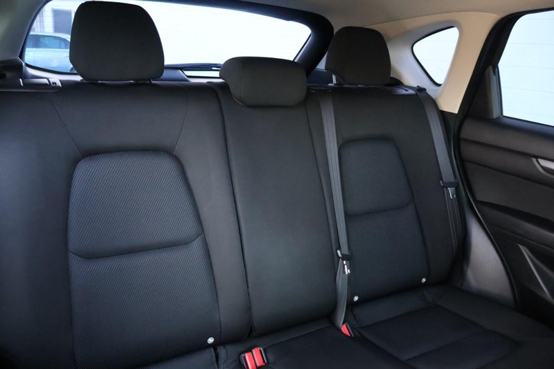 Mazda CX-5 Vehicle Full-screen Gallery Image 21