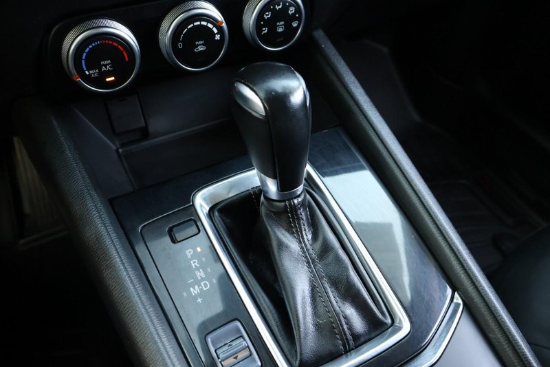 Mazda CX-5 Vehicle Full-screen Gallery Image 32