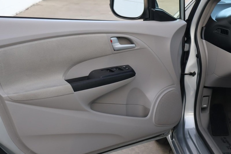 Honda Insight Vehicle Full-screen Gallery Image 15
