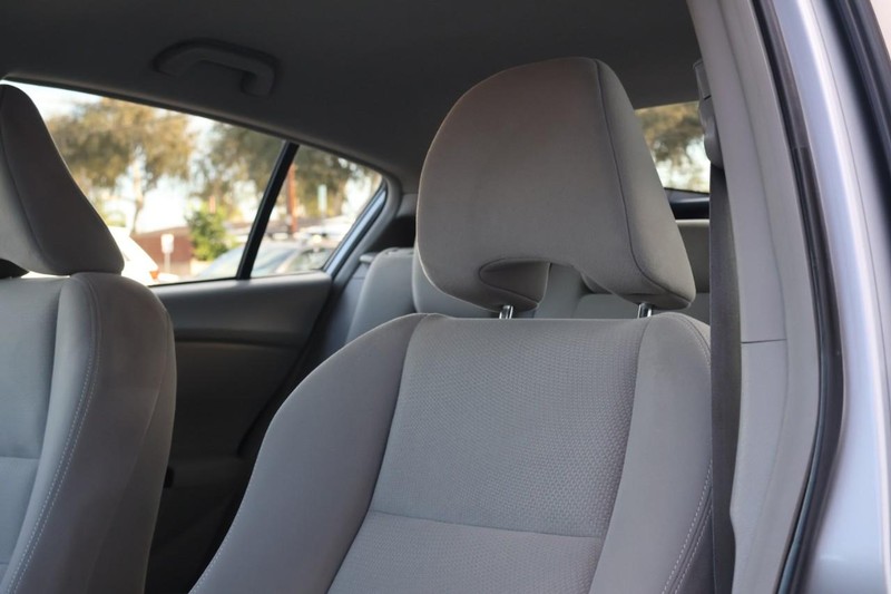 Honda Insight Vehicle Full-screen Gallery Image 18