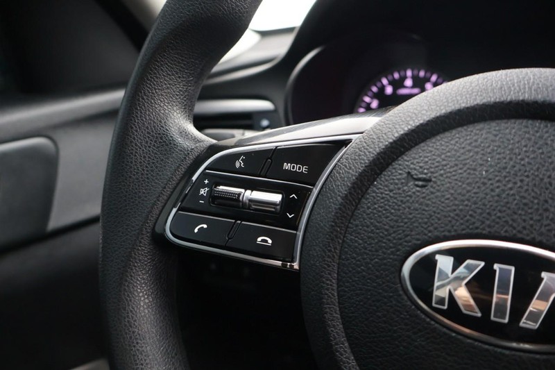 Kia Optima Vehicle Full-screen Gallery Image 25