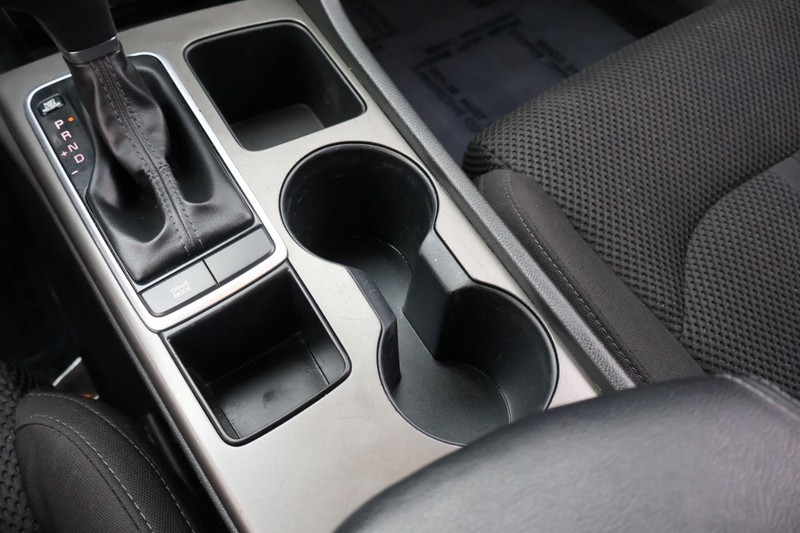 Kia Optima Vehicle Full-screen Gallery Image 32