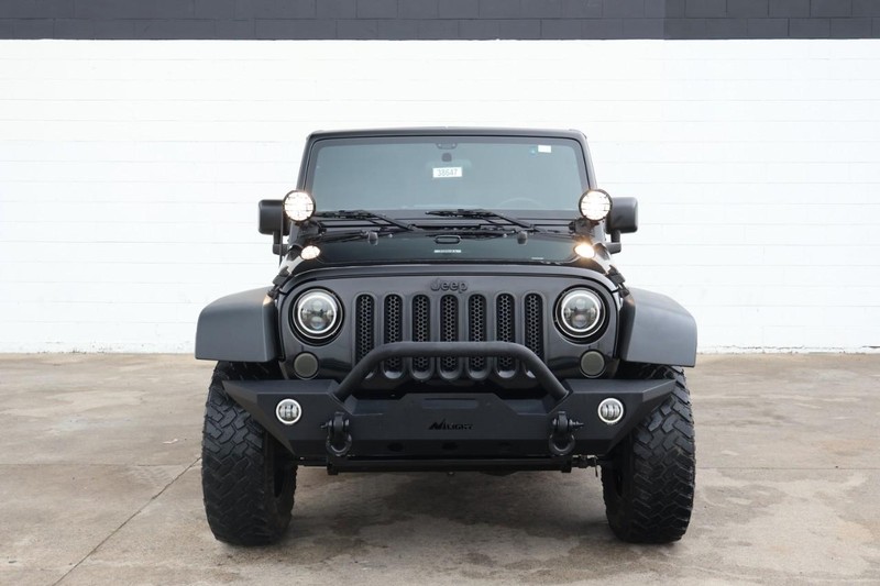 Jeep Wrangler Unlimited Vehicle Full-screen Gallery Image 03