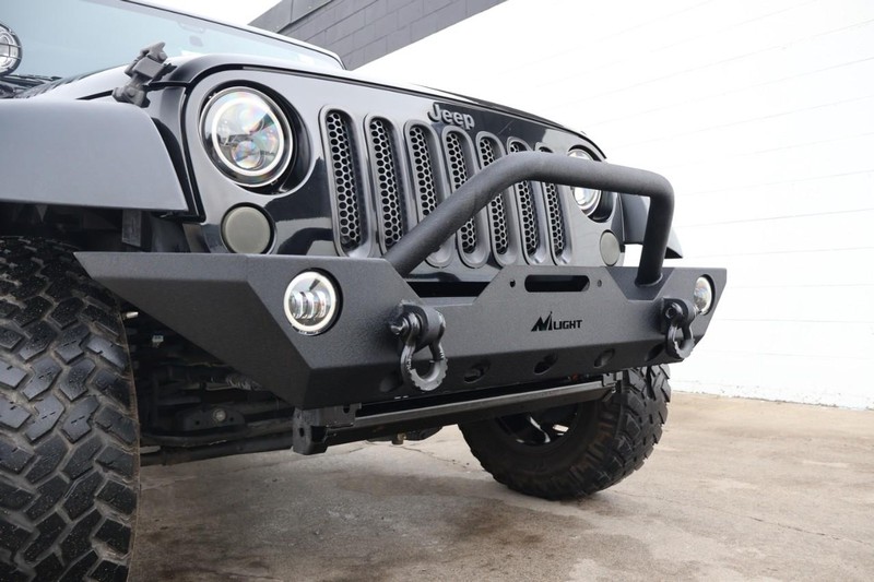 Jeep Wrangler Unlimited Vehicle Full-screen Gallery Image 05