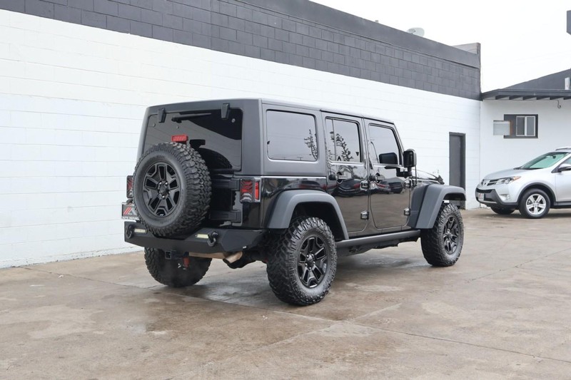 Jeep Wrangler Unlimited Vehicle Full-screen Gallery Image 09