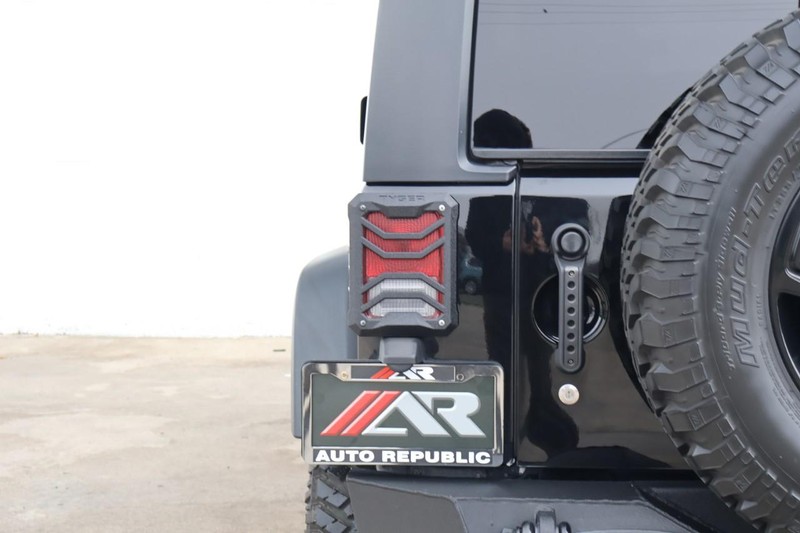 Jeep Wrangler Unlimited Vehicle Full-screen Gallery Image 11