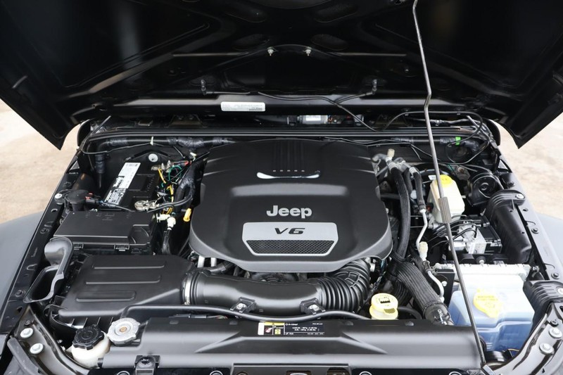 Jeep Wrangler Unlimited Vehicle Full-screen Gallery Image 17