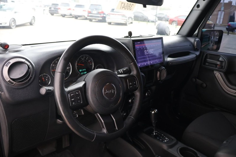 Jeep Wrangler Unlimited Vehicle Full-screen Gallery Image 21