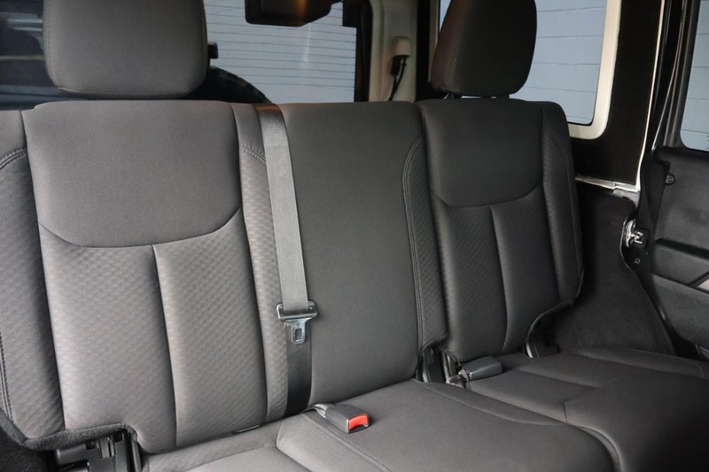 Jeep Wrangler Unlimited Vehicle Full-screen Gallery Image 25