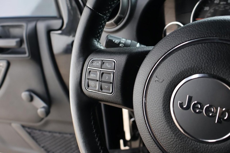 Jeep Wrangler Unlimited Vehicle Full-screen Gallery Image 29