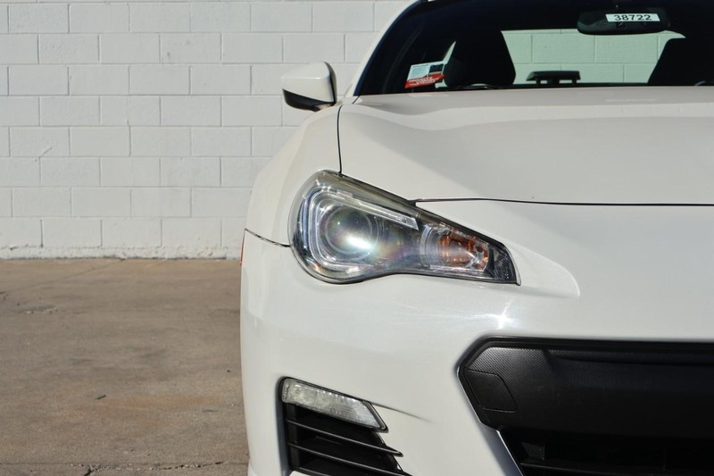 Subaru BRZ Vehicle Full-screen Gallery Image 03