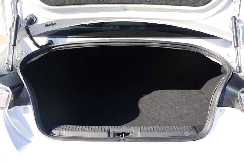 Subaru BRZ Vehicle Full-screen Gallery Image 08