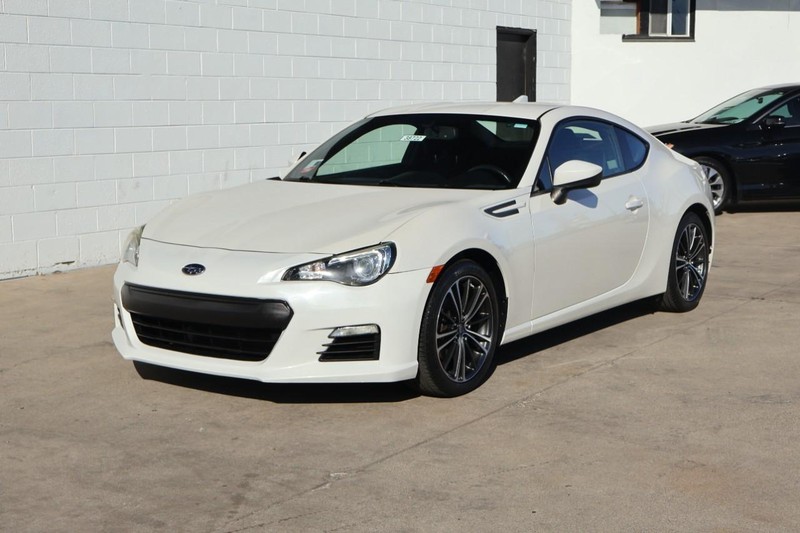 Subaru BRZ Vehicle Full-screen Gallery Image 11