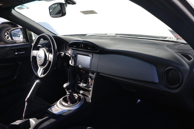 Subaru BRZ Vehicle Full-screen Gallery Image 19