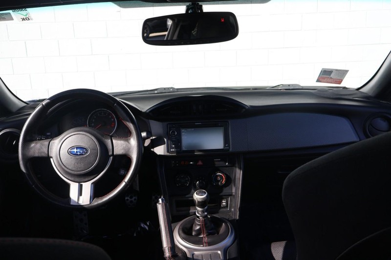 Subaru BRZ Vehicle Full-screen Gallery Image 22