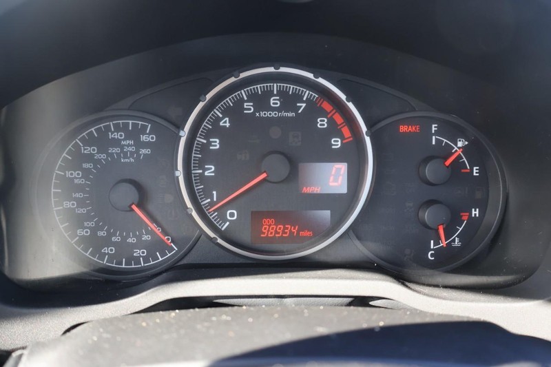 Subaru BRZ Vehicle Full-screen Gallery Image 23