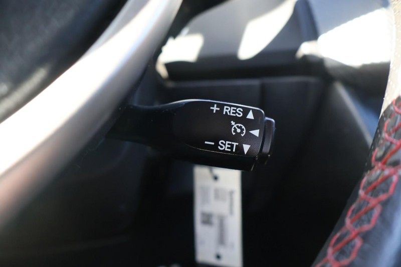 Subaru BRZ Vehicle Full-screen Gallery Image 25