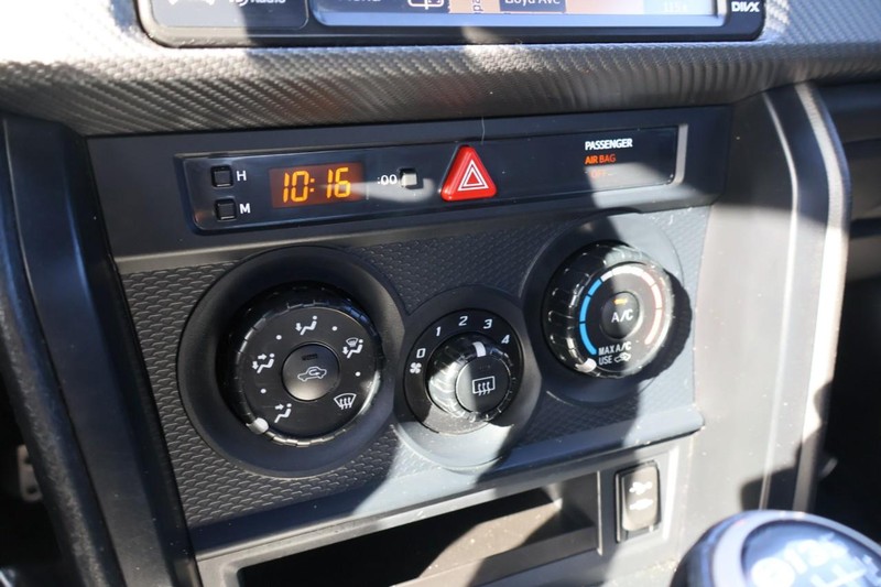 Subaru BRZ Vehicle Full-screen Gallery Image 28