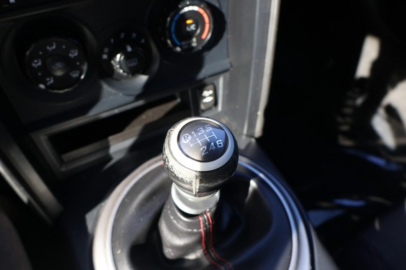 Subaru BRZ Vehicle Full-screen Gallery Image 30