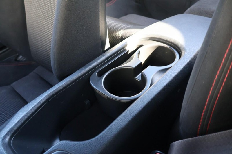 Subaru BRZ Vehicle Full-screen Gallery Image 31