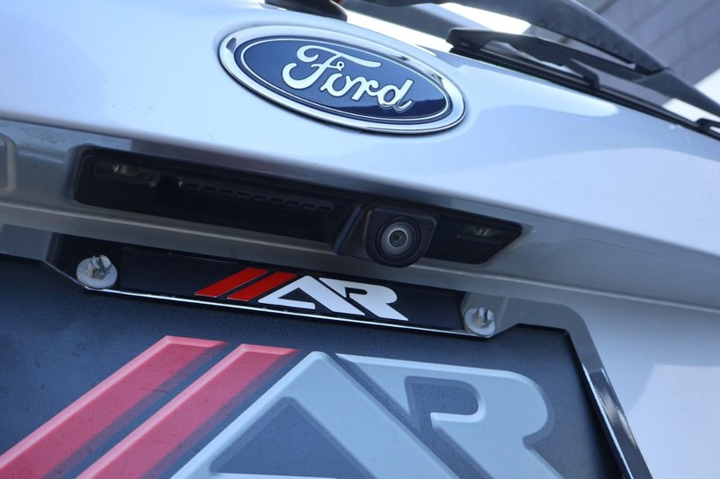 Ford Focus Hatchback Vehicle Full-screen Gallery Image 08