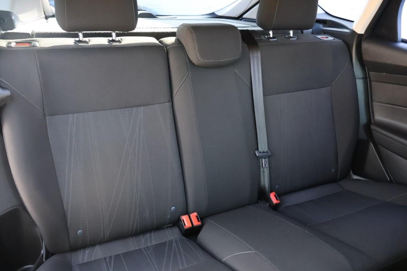 Ford Focus Hatchback Vehicle Full-screen Gallery Image 23