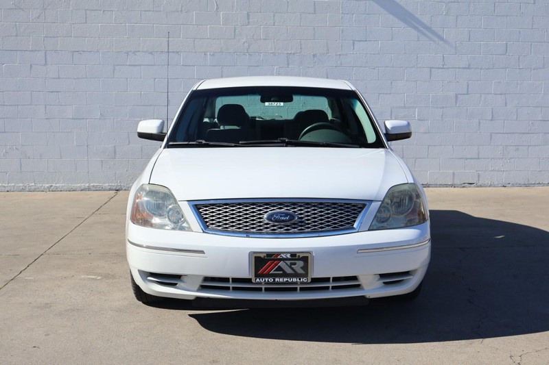 Ford Five Hundred Vehicle Full-screen Gallery Image 02