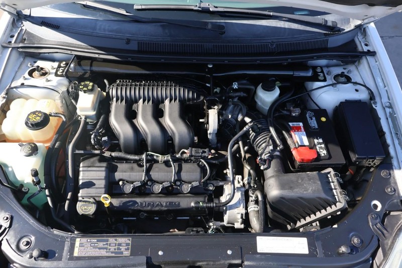 Ford Five Hundred Vehicle Full-screen Gallery Image 12