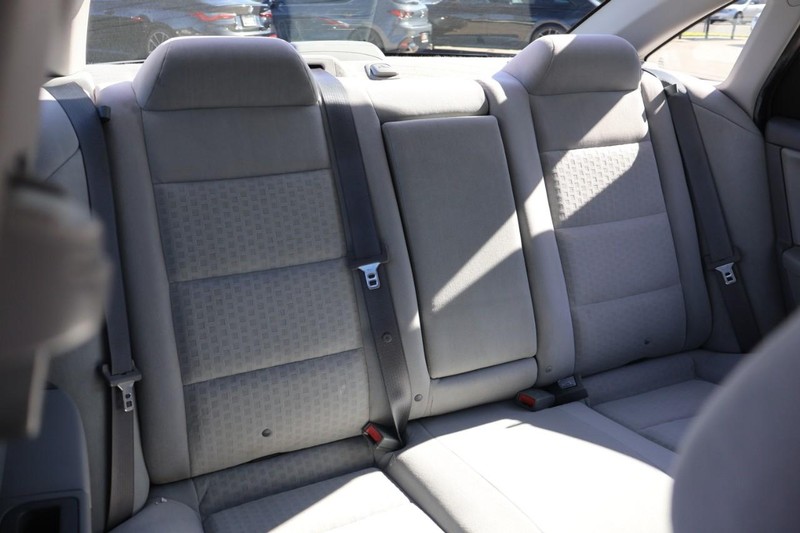 Ford Five Hundred Vehicle Full-screen Gallery Image 21