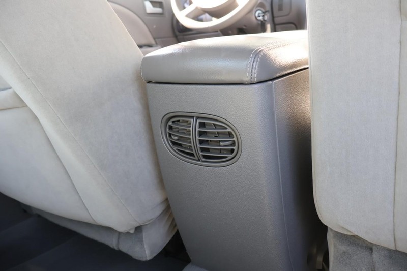 Ford Five Hundred Vehicle Full-screen Gallery Image 22