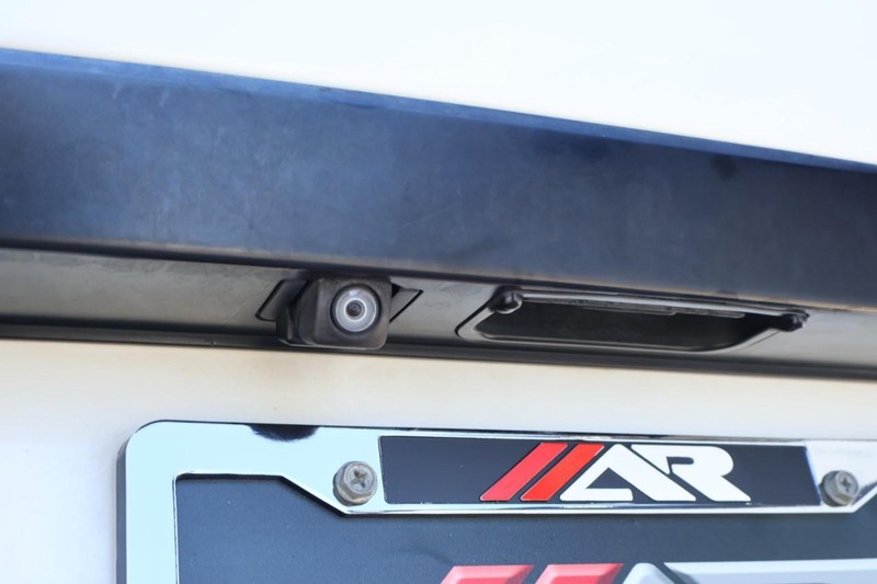 Honda CR-V Vehicle Full-screen Gallery Image 08