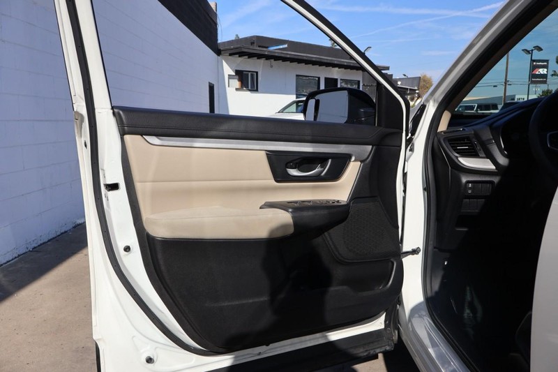 Honda CR-V Vehicle Full-screen Gallery Image 15