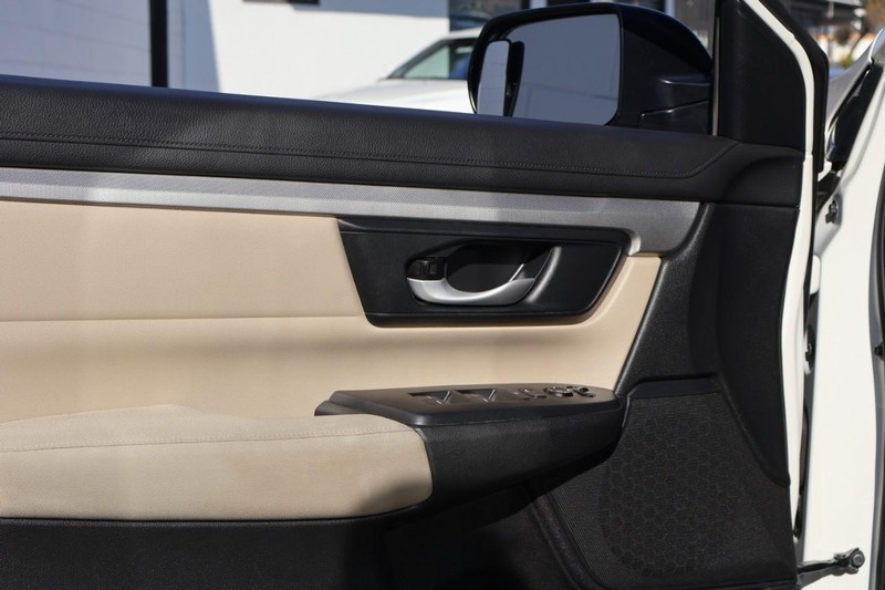Honda CR-V Vehicle Full-screen Gallery Image 16