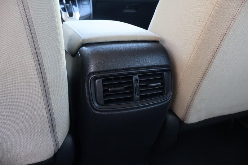 Honda CR-V Vehicle Full-screen Gallery Image 24