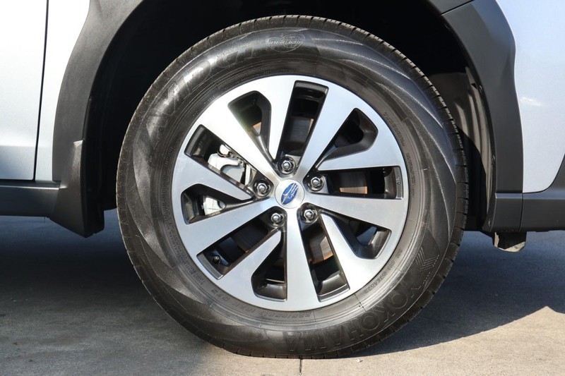 Subaru Outback Vehicle Full-screen Gallery Image 14