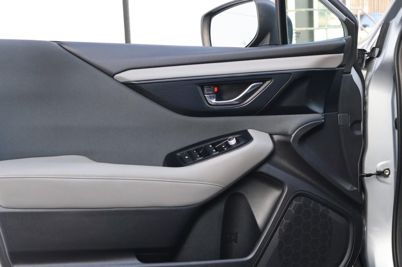 Subaru Outback Vehicle Full-screen Gallery Image 16