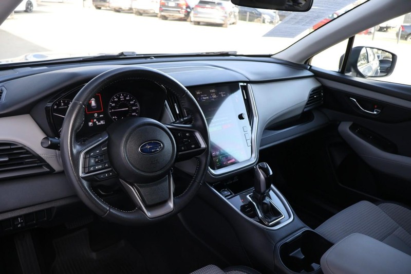 Subaru Outback Vehicle Full-screen Gallery Image 17