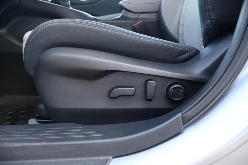 Subaru Outback Vehicle Full-screen Gallery Image 18