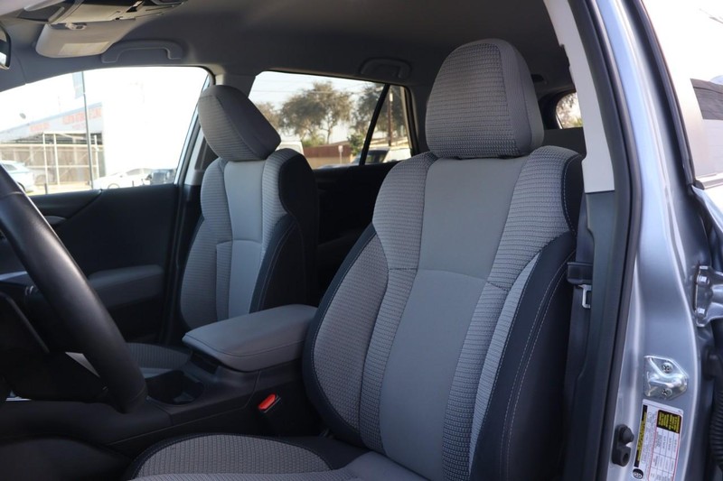 Subaru Outback Vehicle Full-screen Gallery Image 19