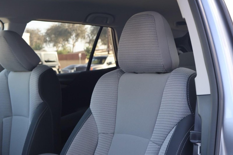 Subaru Outback Vehicle Full-screen Gallery Image 20