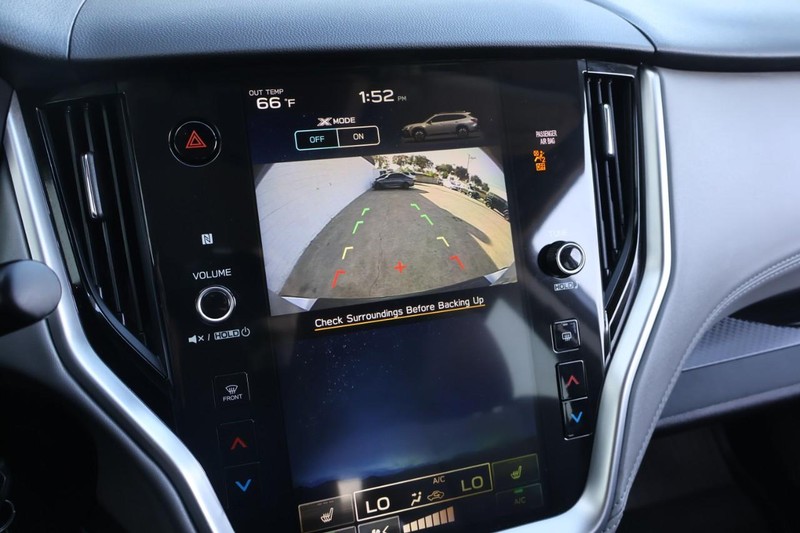 Subaru Outback Vehicle Full-screen Gallery Image 32