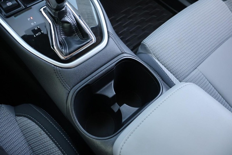 Subaru Outback Vehicle Full-screen Gallery Image 35