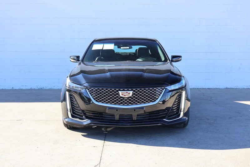 Cadillac CT5 Vehicle Full-screen Gallery Image 02