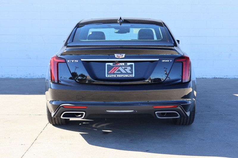 Cadillac CT5 Vehicle Full-screen Gallery Image 06