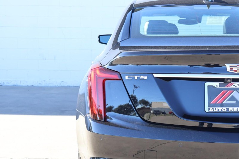 Cadillac CT5 Vehicle Full-screen Gallery Image 07