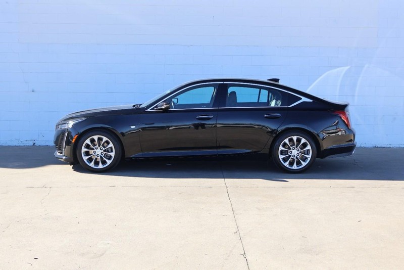 Cadillac CT5 Vehicle Full-screen Gallery Image 10