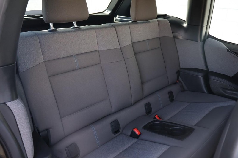 BMW i3 Vehicle Full-screen Gallery Image 20