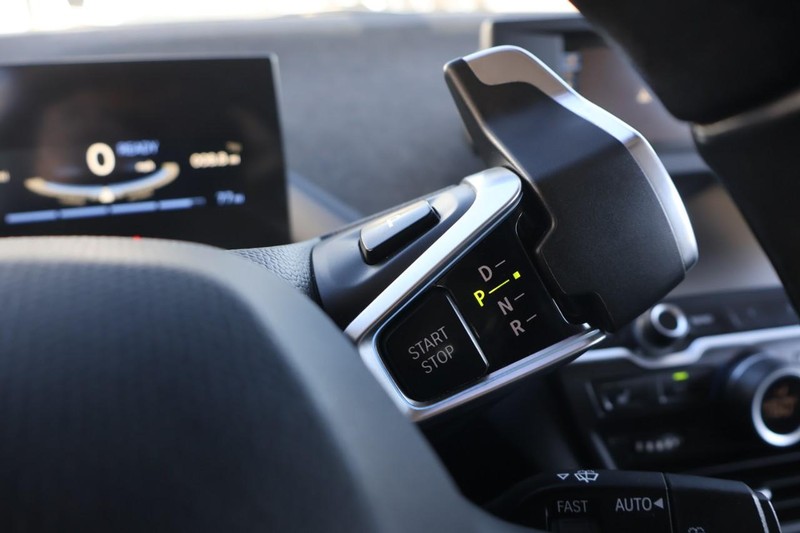 BMW i3 Vehicle Full-screen Gallery Image 24