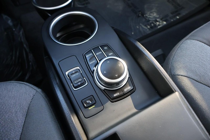 BMW i3 Vehicle Full-screen Gallery Image 28