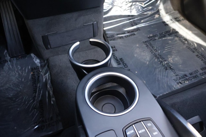 BMW i3 Vehicle Full-screen Gallery Image 29